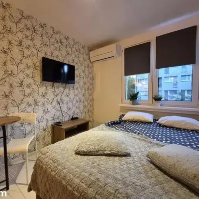 NightHost Robotnicza 32 m248 Wrocław free parking