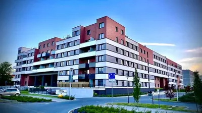 Budynek, w którym mieści się apartament