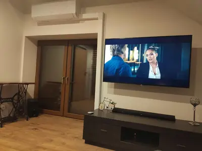 Telewizja i/lub zestaw kina domowego w obiekcie Apartament Góry Bardzkie
