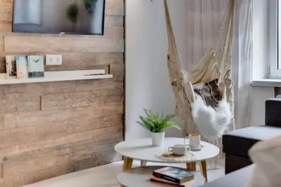 Telewizja i/lub zestaw kina domowego w obiekcie CZAS NA GÓRY Jedlina-Zdrój. Apartament na 5