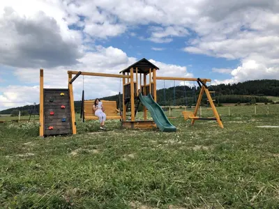 Plac zabaw dla dzieci w obiekcie Sielanka pod Czarna Góra