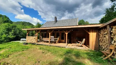 Przyroda w pobliżu tego domu w stylu alpejskim