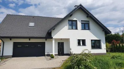 Budynek, w którym mieści się willa