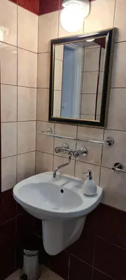 Łazienka w obiekcie SUKIENNICE MIĘDZYLESIE