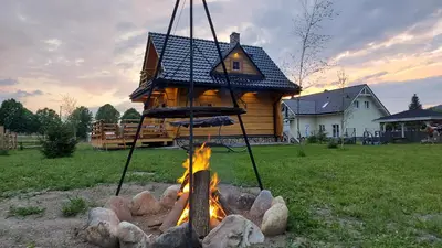Budynek, w którym mieści się dom w stylu alpejskim