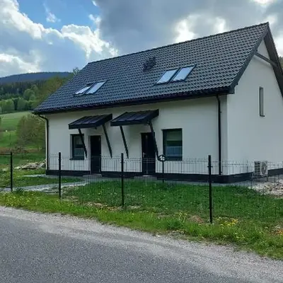 Domek nad potokiem