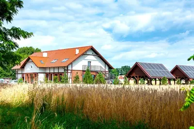 Budynek, w którym mieści się dom wakacyjny