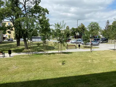 Ogród w obiekcie Nowoczesny Apartament w Dzierżoniowie - parter - balkon - pokój + sypialnia