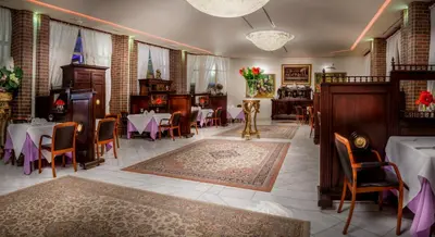 Restauracja lub miejsce do jedzenia w obiekcie Hotel im. Jana Pawła II