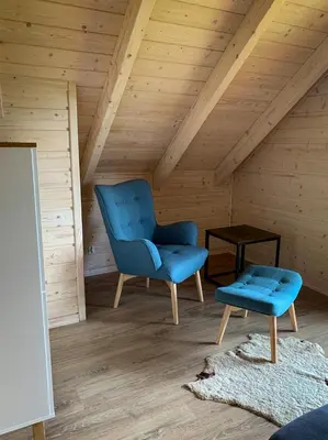 Część wypoczynkowa w obiekcie Domki pod Czarną Górą