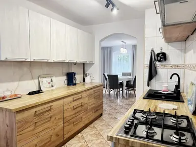 Kuchnia lub aneks kuchenny w obiekcie GOŁĘBI PUCH - Przytulny Apartament na wyłączność Kudowa Zdrój