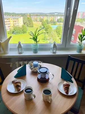 Zestaw do parzenia kawy i herbaty w obiekcie Apartament Stara Latarnia
