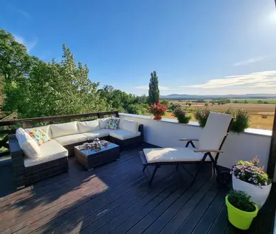 Balkon lub taras w obiekcie Willa Eber Wawrzyszów z dala od miasta