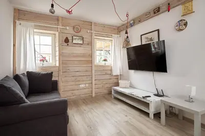 Telewizja i/lub zestaw kina domowego w obiekcie Apartament Empujon Sokołowsko