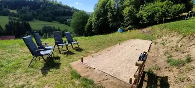 Przyroda w pobliżu tego domu w stylu alpejskim