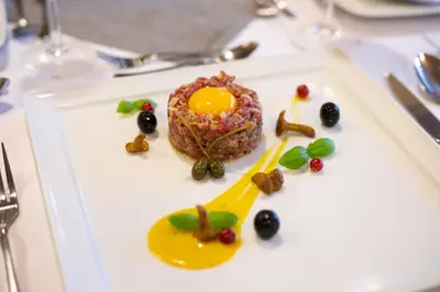 Jedzenie w hotelu lub w pobliżu