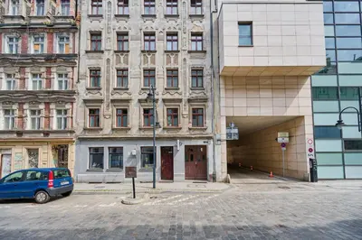 Budynek, w którym mieści się apartament