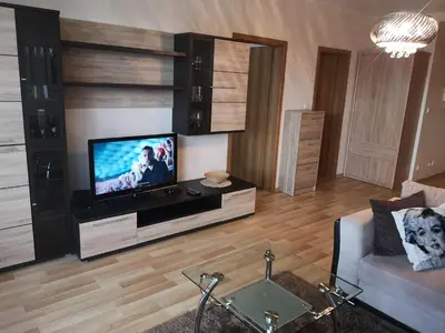 Telewizja i/lub zestaw kina domowego w obiekcie Apartament Marzenie 11 - Opole
