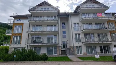 Budynek, w którym mieści się apartament