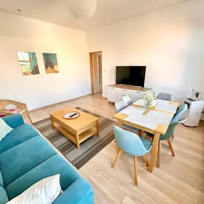 Słoneczny apartament blisko jeziora i gór