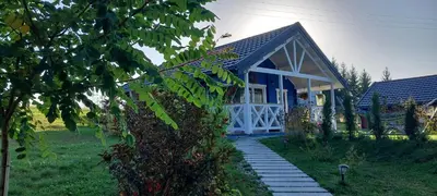 Ogród w obiekcie Domki Pod Sudeckim Niebem