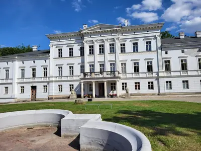 Budynek, w którym mieści się apartament