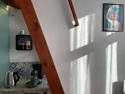 Zestaw do parzenia kawy i herbaty w obiekcie Pokój nr 17