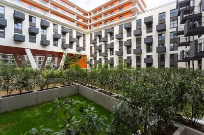 Ogród w obiekcie LuxuryCity Apartment with Terrace