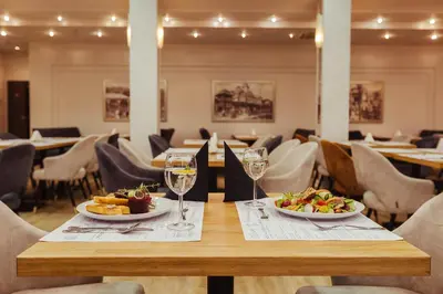 Jedzenie w hotelu lub w pobliżu