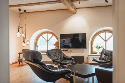 Telewizja i/lub zestaw kina domowego w obiekcie Duży Apartament Duszniki-Zdrój