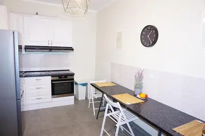 Kuchnia lub aneks kuchenny w obiekcie Lemuria Hostel Wrocławska centrum