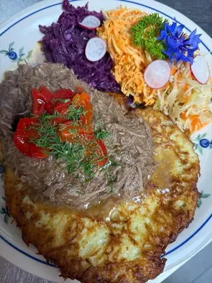 Jedzenie w pensjonacie lub w pobliżu