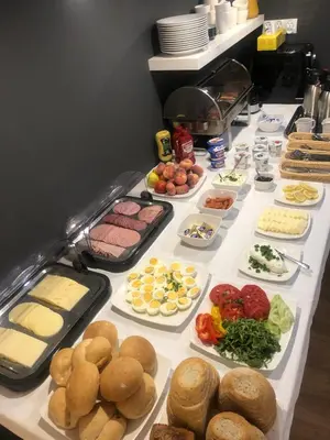 Jedzenie w pensjonacie lub w pobliżu