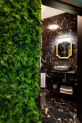 Telewizja i/lub zestaw kina domowego w obiekcie Jungle Apartments Podwale