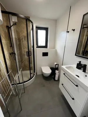 Łazienka w obiekcie Ostoja Radków całoroczny domek z balią