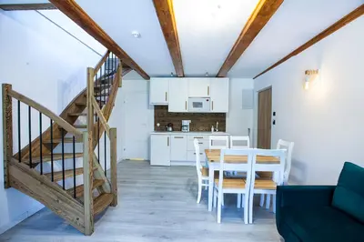 Kuchnia lub aneks kuchenny w obiekcie Apartamenty na Skraju