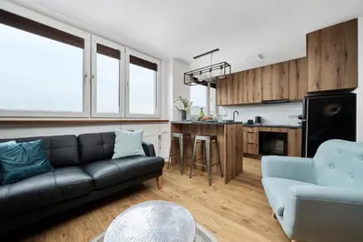 Kuchnia lub aneks kuchenny w obiekcie Stylish Kwiska Apartment Wrocław by Noclegi Renters