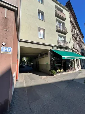 Budynek, w którym mieści się apartament