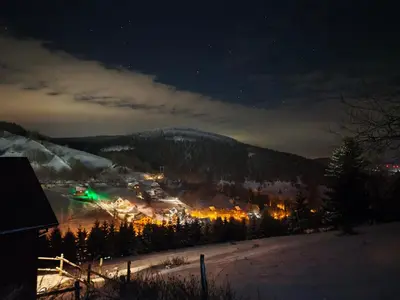 Widok na góry z tego domu wakacyjnego