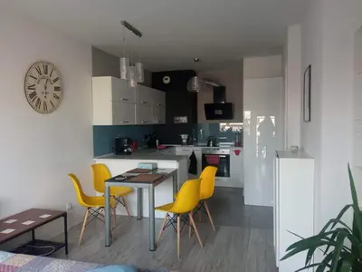 Kuchnia lub aneks kuchenny w obiekcie NightHost Kleczkowska 49 m53 Wrocław