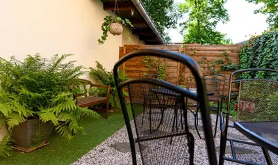 Ogród w obiekcie Noclegi GALESZ