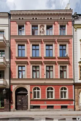Budynek, w którym mieści się apartament