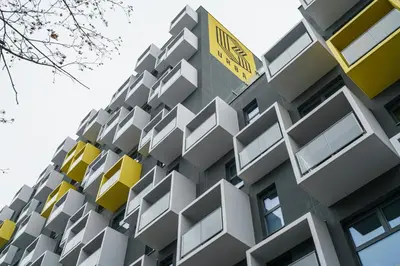 Budynek, w którym mieści się apartament