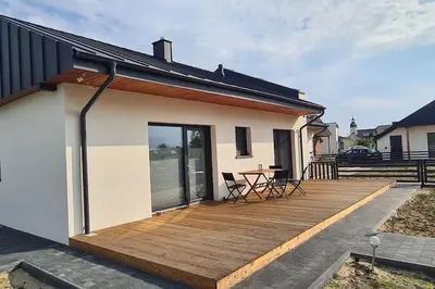 Budynek, w którym mieści się dom wakacyjny