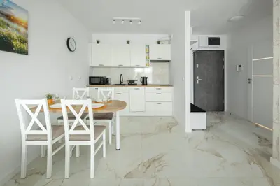 Kuchnia lub aneks kuchenny w obiekcie Apartament SUNRISE Kudowa z balkonem