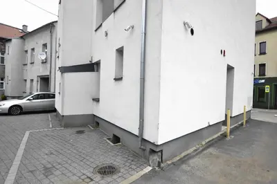 Budynek, w którym mieści się apartament