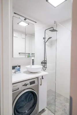 Łazienka w obiekcie Przestronny apartament 4-pokojowy blisko lotniska