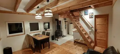 Telewizja i/lub zestaw kina domowego w obiekcie Domek Dorota z widokiem na góry Lasówka 5km do Zieleniec Ski Arena