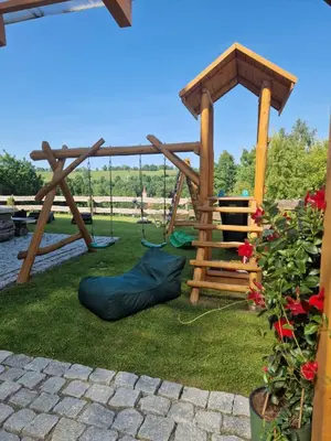 Ogród w obiekcie Dusznickie Apartamenty z widokiem