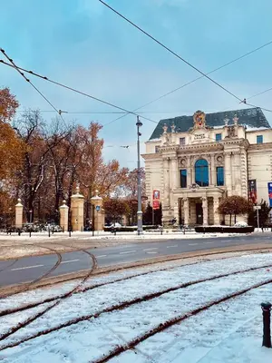 Budynek, w którym mieści się apartament